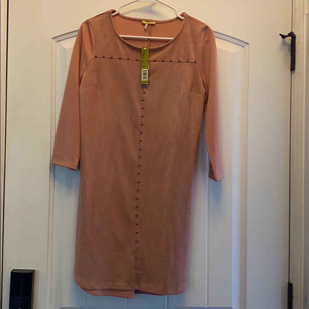 Pink 3/4 sleeve fitted dress